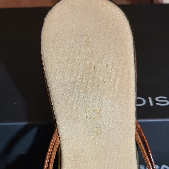 Madison Addison-l tobacco size 8 sandal - Picture 3 of 10